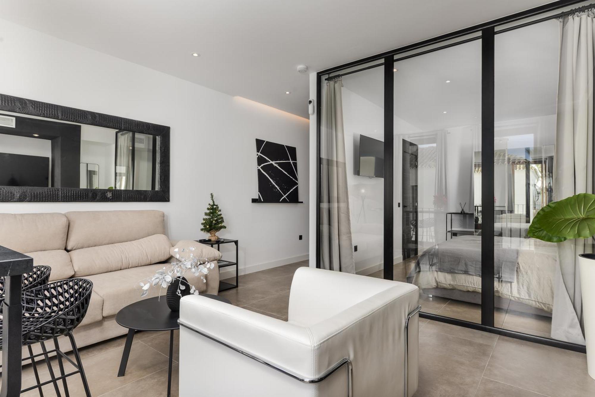Ct 302 - Faro's Puerto Banus Boutique Apartamento *