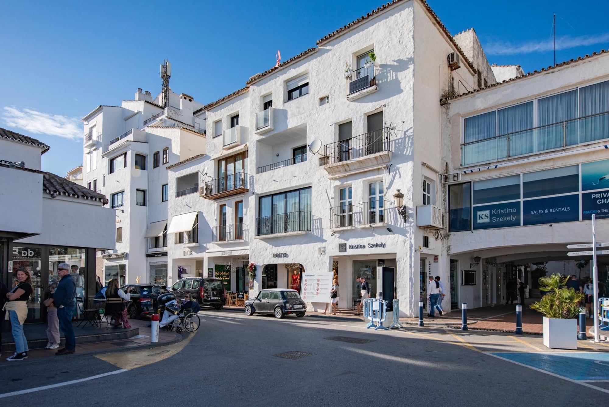 Ct 302 - Faro's Puerto Banus Boutique Appartement